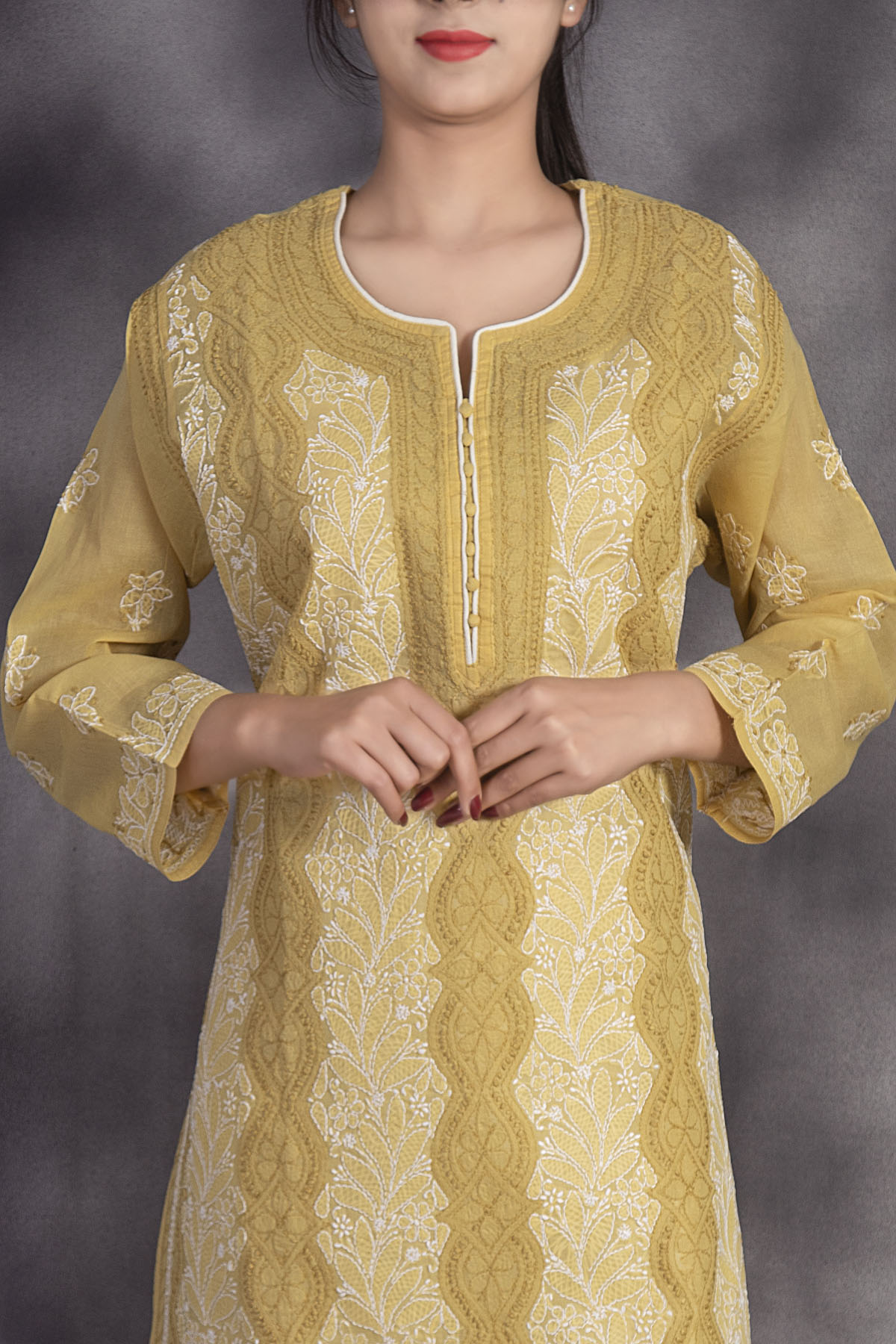 Shiroya Casual Wear Ladies 3/4 Sleeve Embroidered Kurti at Rs 800 in Surat